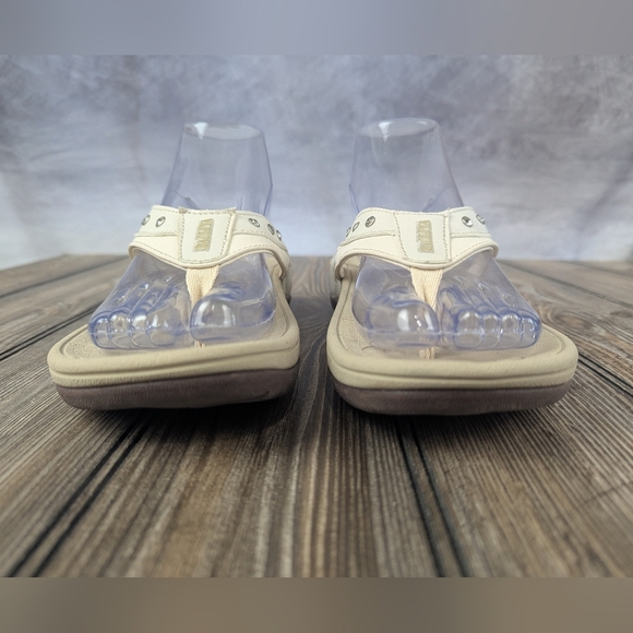 Haolira Size 40 Cream Flip Flops With Studs - Picture 4 of 13